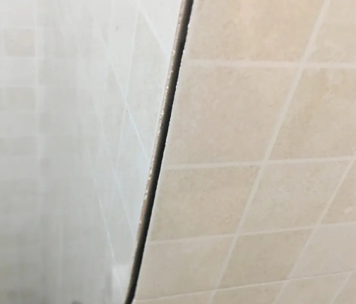 高淳瓷砖空鼓维修公司分享阳台瓷砖脱落的修复过程可以分为以下几个步骤